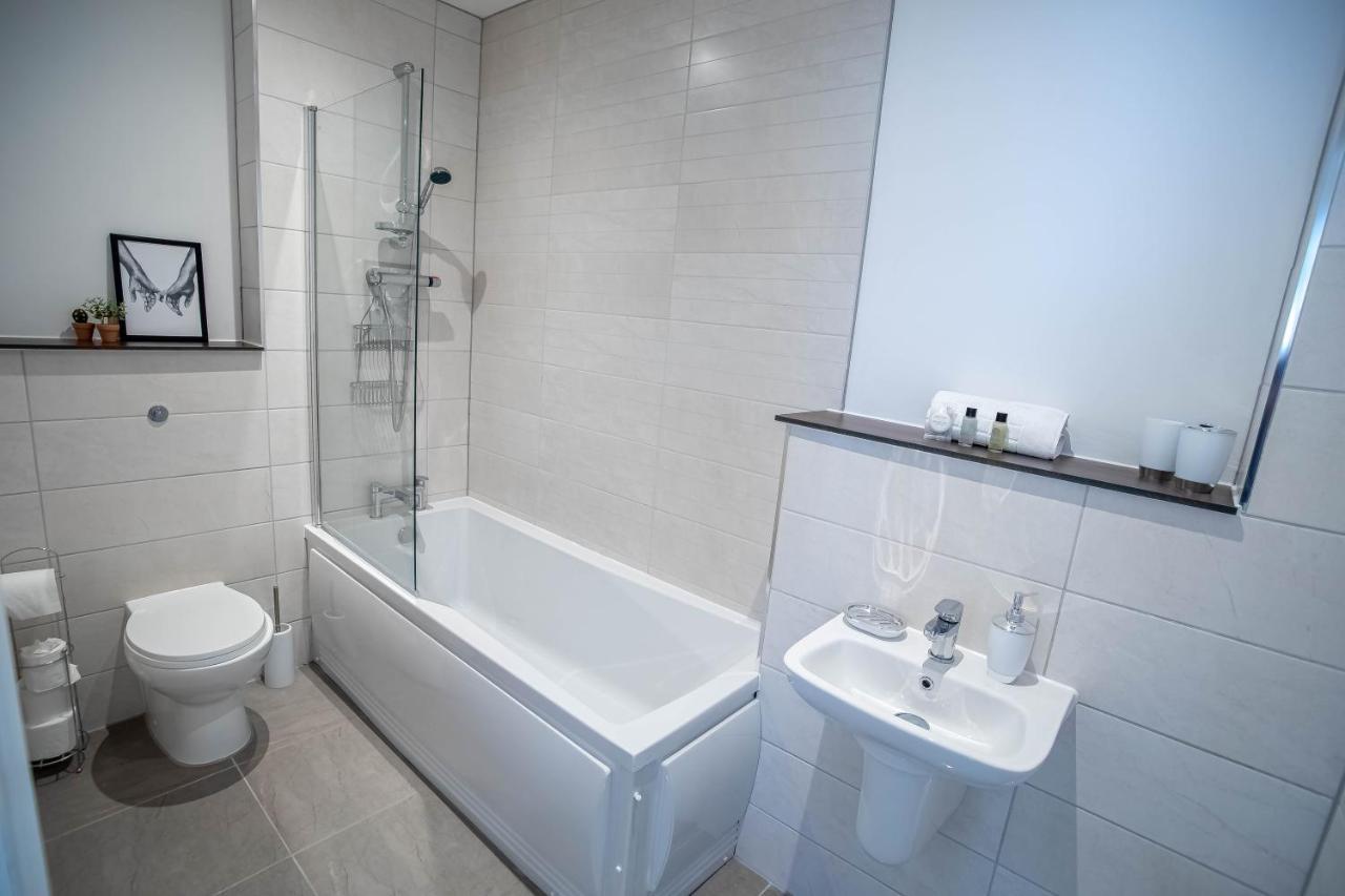 Luxury Apartments Available Next To Train Station - The Wallgate Apartments Wigan - Free Parking ภายนอก รูปภาพ