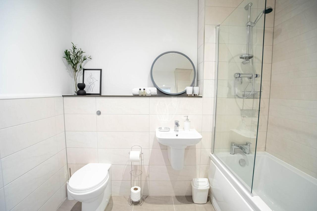 Luxury Apartments Available Next To Train Station - The Wallgate Apartments Wigan - Free Parking ภายนอก รูปภาพ